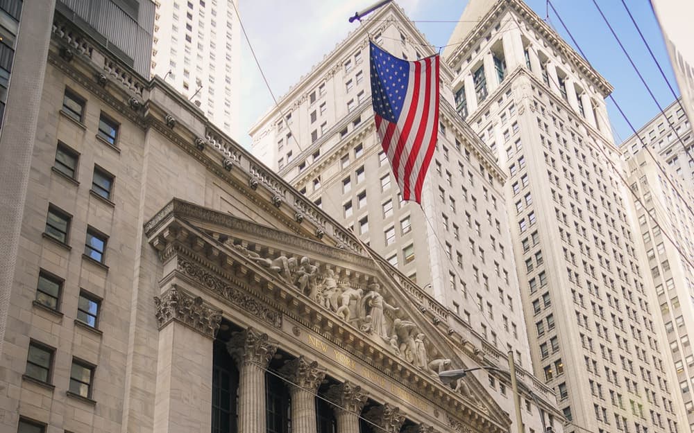 Altria Shares Slide 4% as Regulatory and Macro Pressures Mount