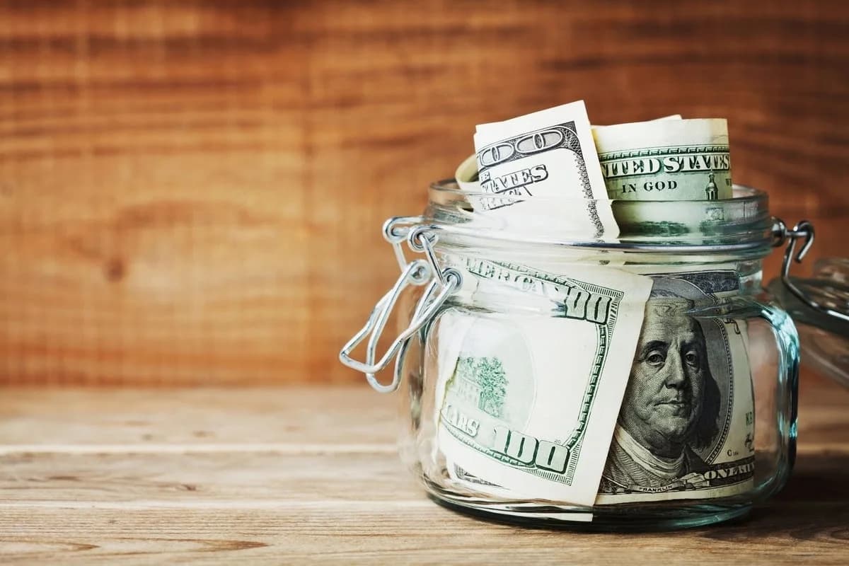 Should You Ditch Big Banks for a Fintech Stock?